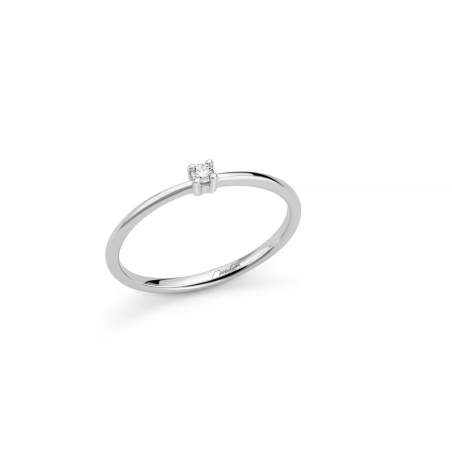 Solitario con diamante a griffe regolari in oro bianco 375